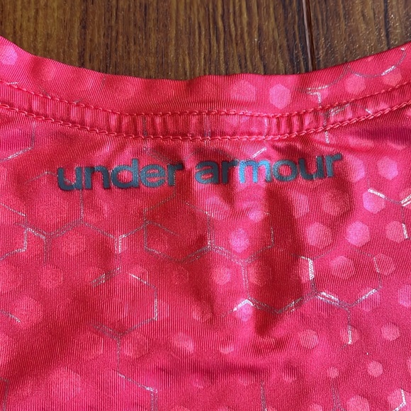 Under Armour top - Picture 3 of 5
